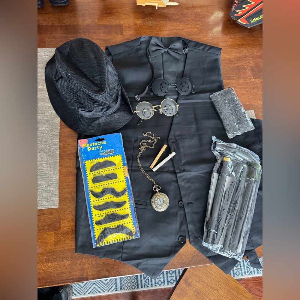 Men’s 1920’s Gangster‎ Gatsby Costume.